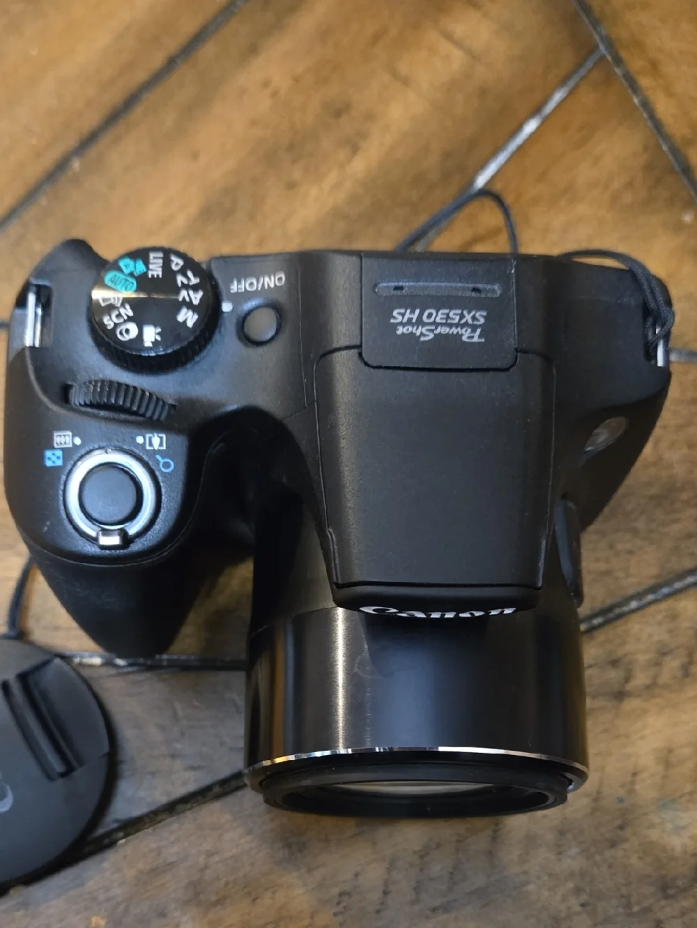 Canon Black Compact Bridge Camera with Zoom Lens